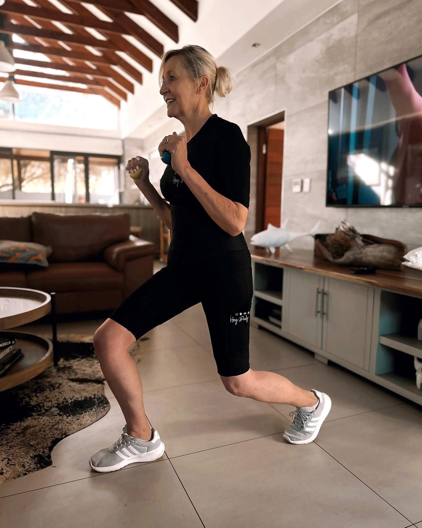 Hey Body client training at home with EMS suit